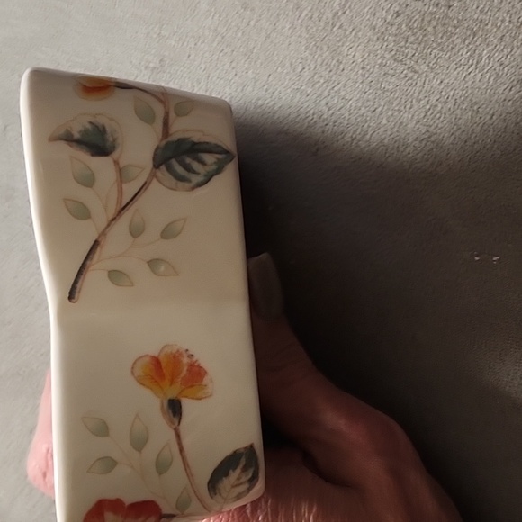 New Lenox Butterfly Meadow - Butterfly Shaped Bowl 🦋 - Picture 7 of 9